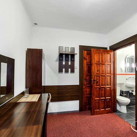 Imperium - Hotel Restauracja Фирлей Экстерьер фото
