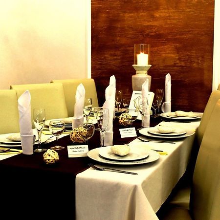 Imperium - Hotel Restauracja Фирлей Экстерьер фото