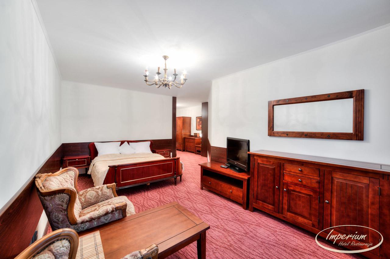 Imperium - Hotel Restauracja Фирлей Экстерьер фото