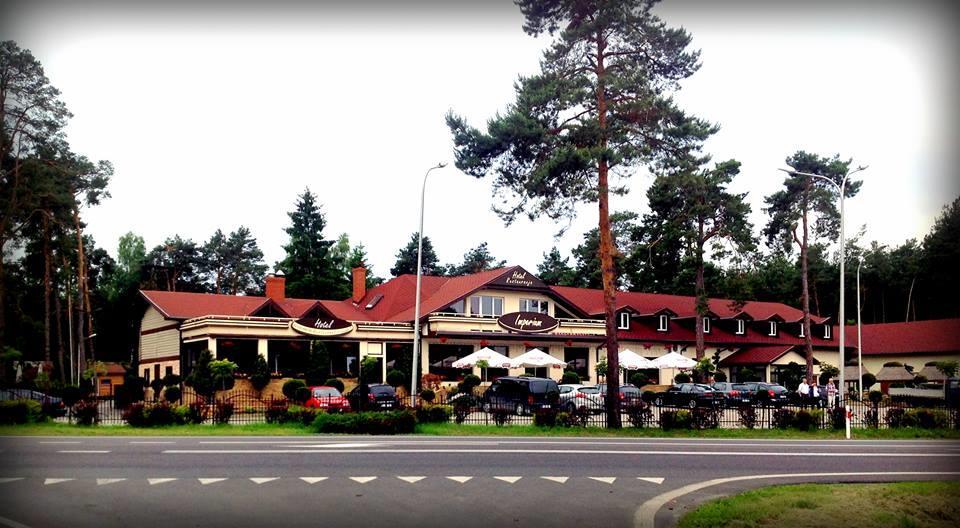Imperium - Hotel Restauracja Фирлей Экстерьер фото